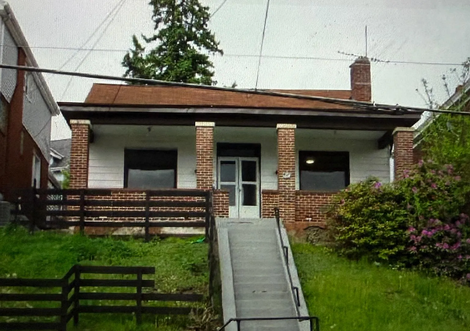 3 bed, 1305 sqft, $2,000 — Photo 1