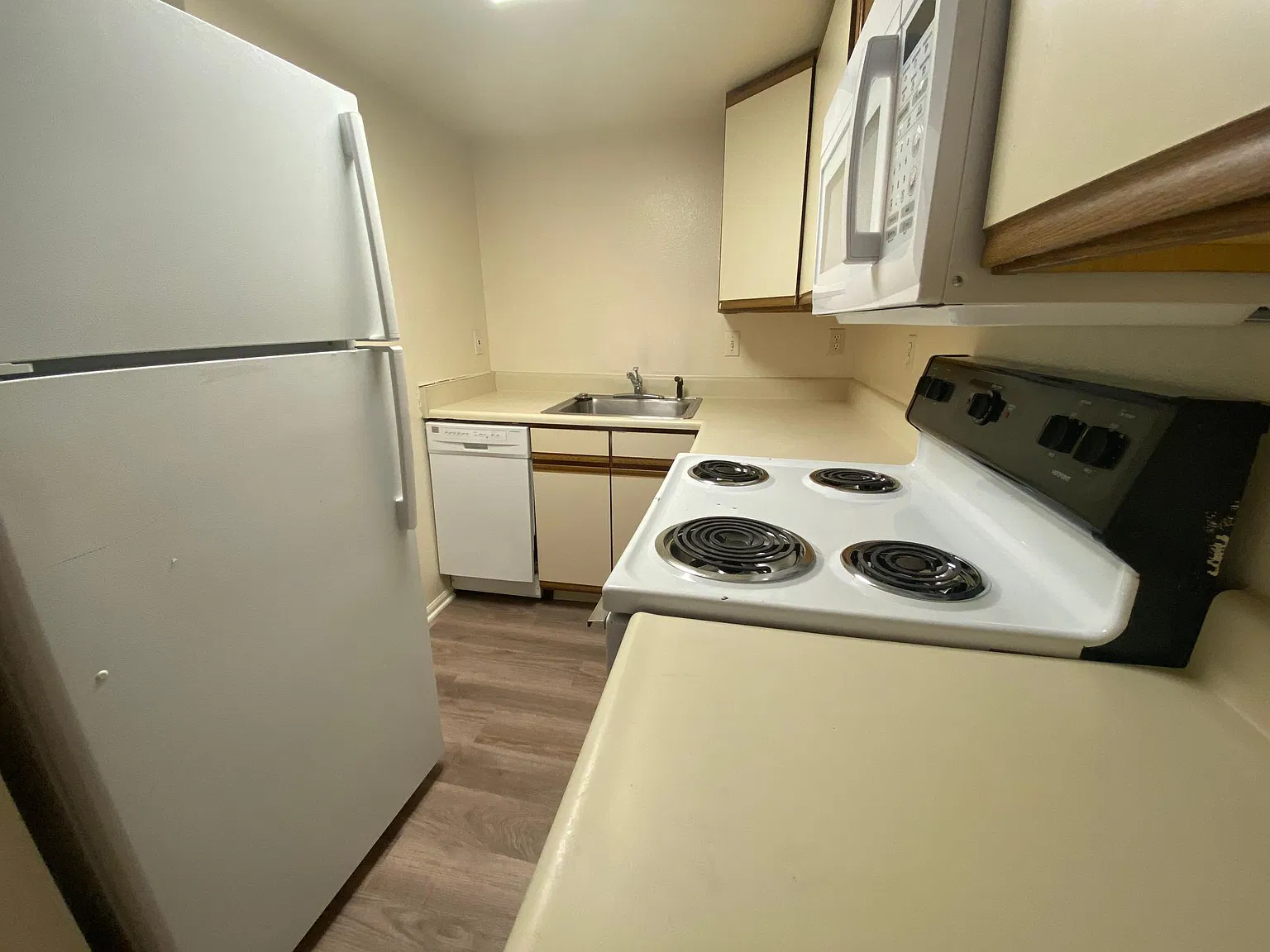 1038 University Ave — Photo 3