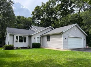 425 Meander Wood Rd, Oregon, WI 53575