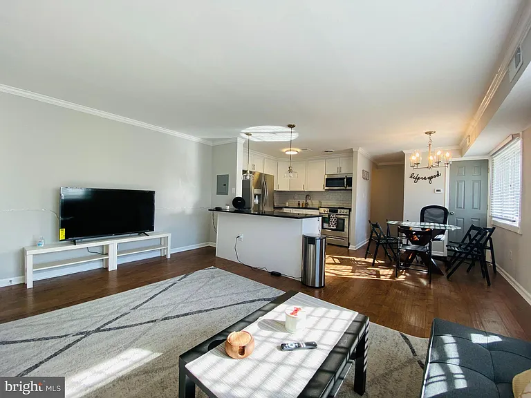 1221 N Quinn St #1 — Photo 18