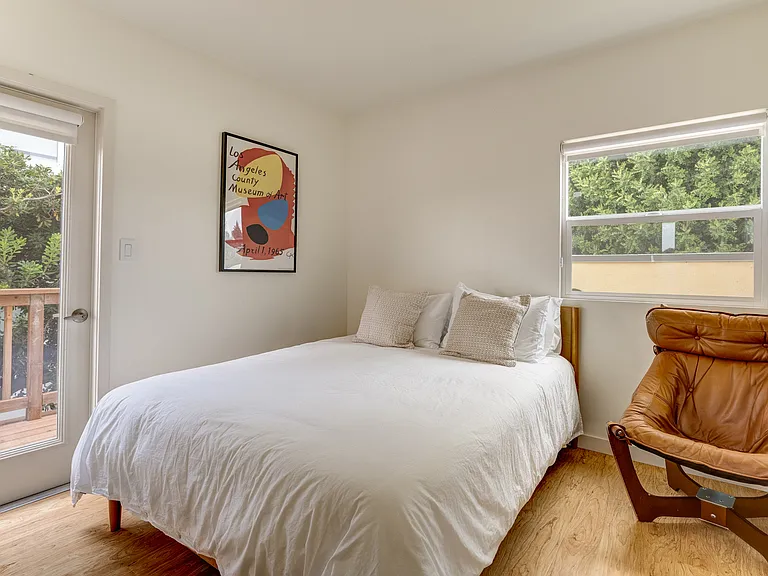 815 1/4 Kodak Dr — Photo 8