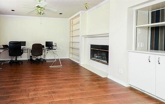 3rd image of 214 Martin Dr
