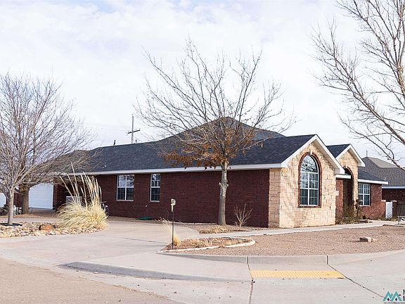 2nd image of 1386 Oakwood Cir