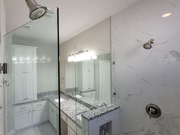 4th image of 2231 Lovedale Ave Unit 105