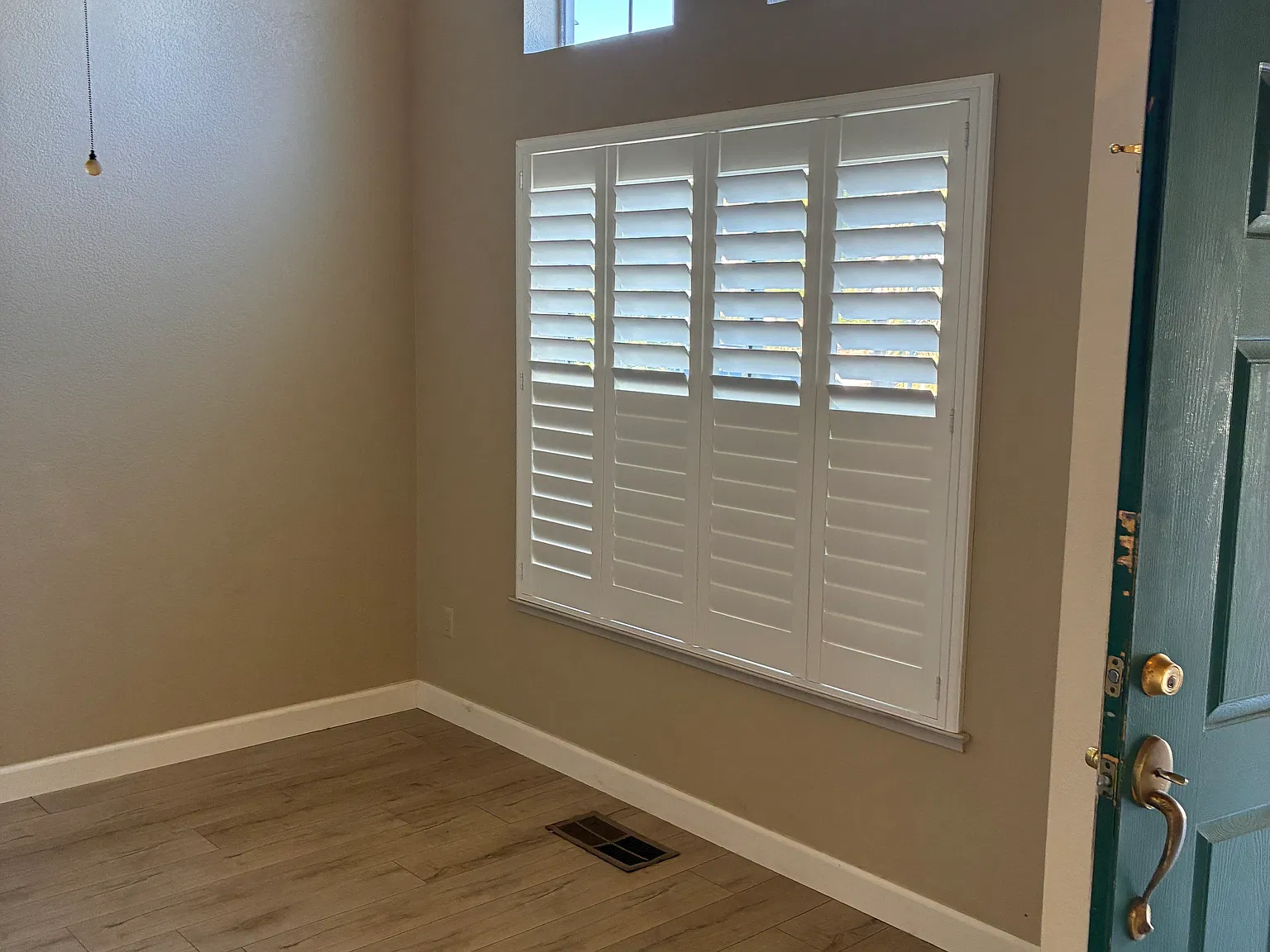3 bed, 1372 sqft, $3,200 — Photo 4