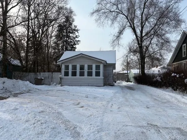 285 Voorheis St, Pontiac, MI 48341