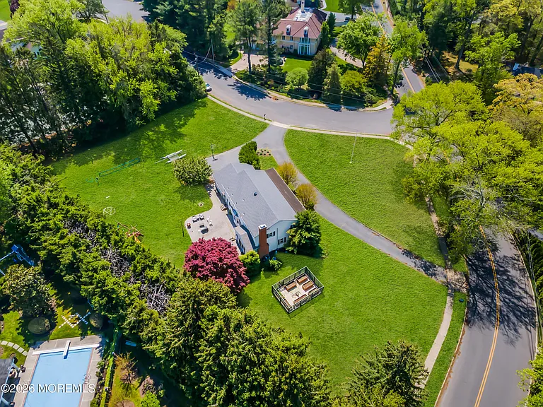 25 Surrey Ln — Photo 48