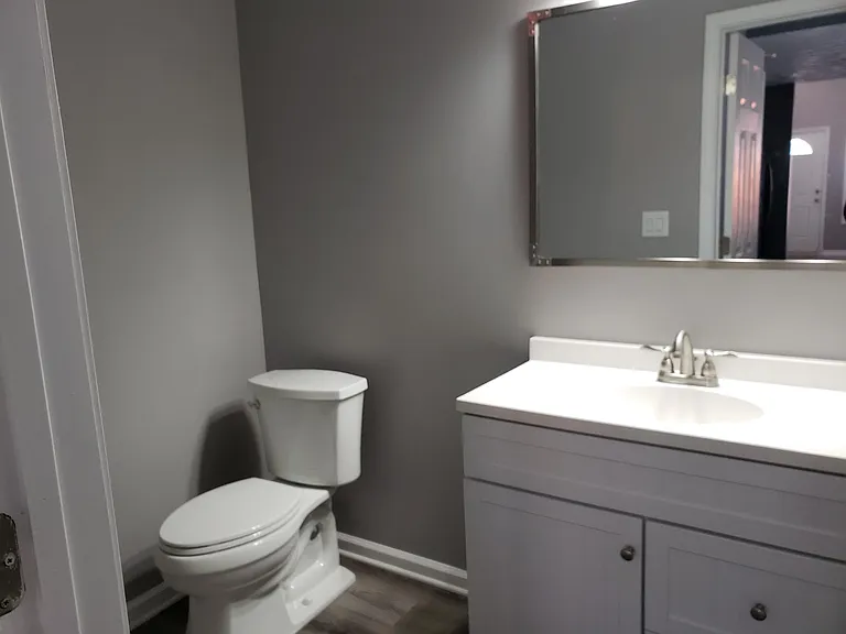438 E Beecher St — Photo 10