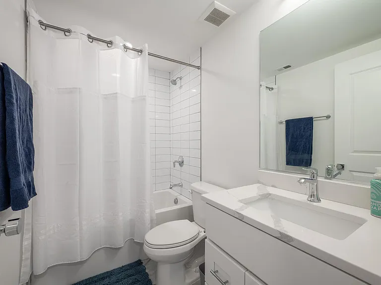 714 11th St NE #302 — Photo 22