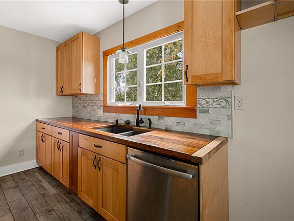 5th image of 3115 Ridge Ave