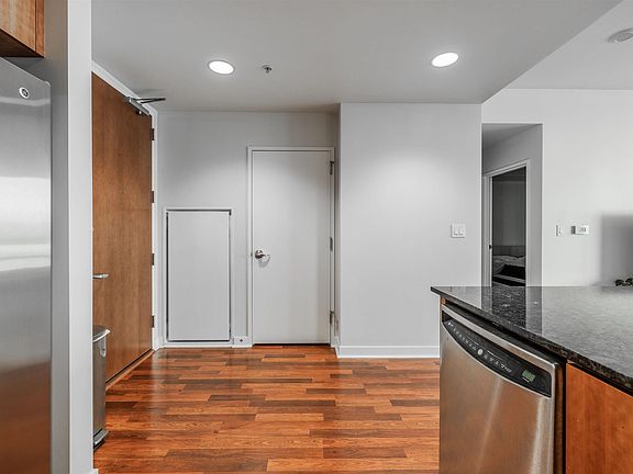 5th image of 38 N Almaden Blvd Unit 1707