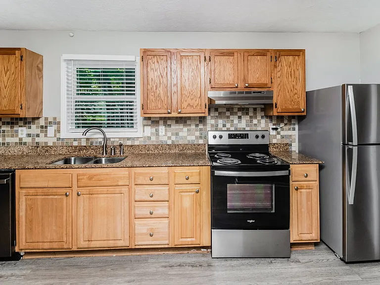 3801 Davis Ln — Photo 7