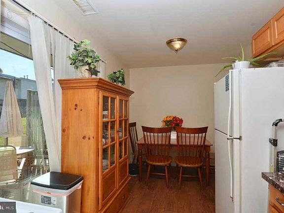 5th image of 2203 Jensen Pl