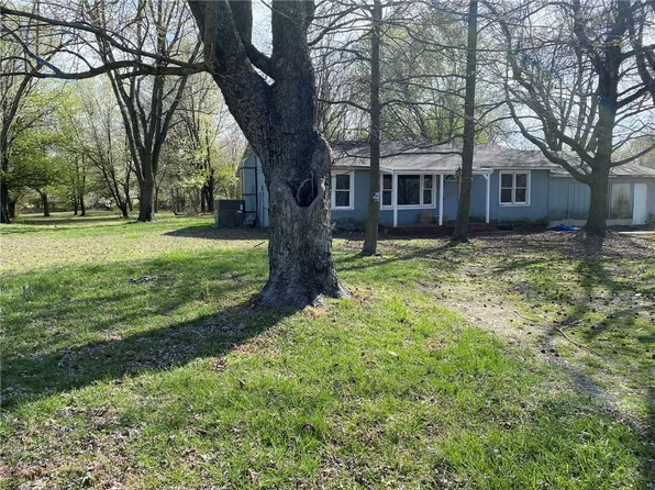 5353 Cedar Dr, West Siloam Springs, OK 74338