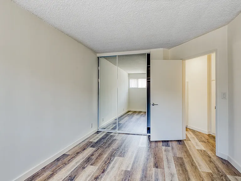 7554 Norton Ave — Photo 8