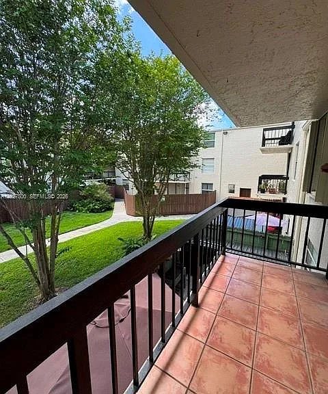 8309 SW 142nd Ave #G203 — Photo 1