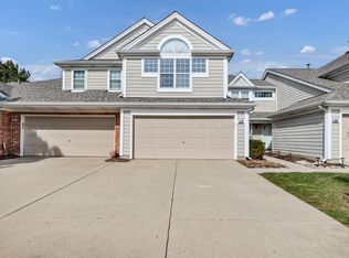 270 Woodstone Cir, Buffalo Grove, IL