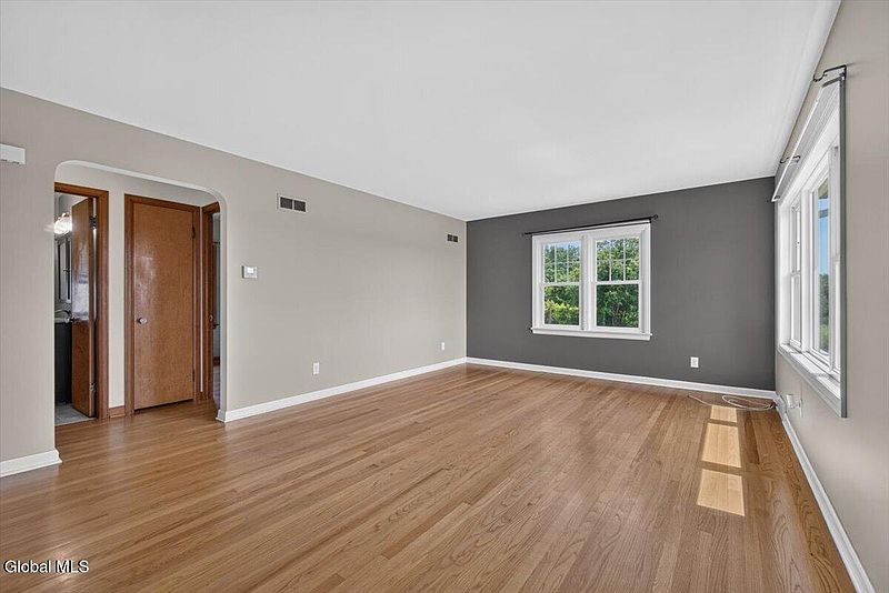 4th image of 860 Scotch Ridge Road