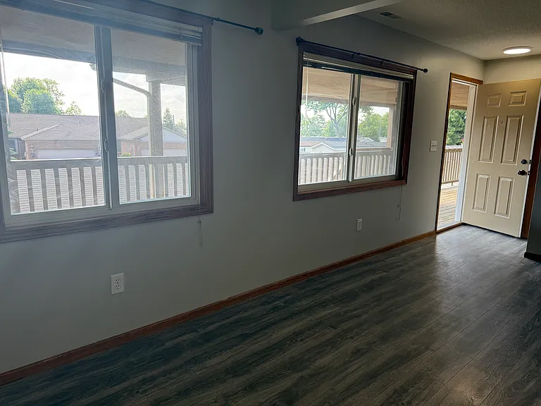 1687 S Riverside Ave #9 — Photo 7