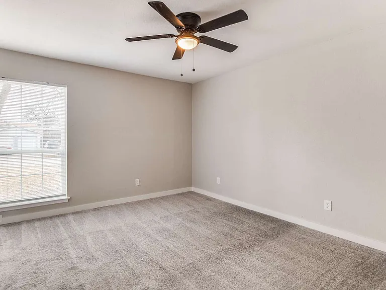 614 Brian Dr — Photo 13