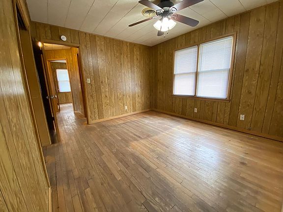 5th image of 1805 E Ash Ave