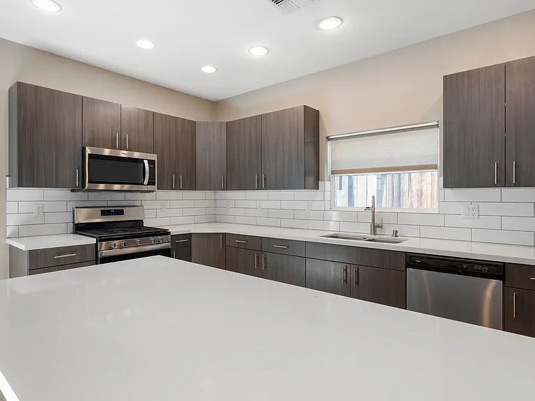 809 Forest St — Photo 8