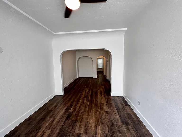 three Bedroom — Photo 10