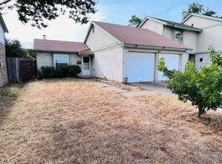 2925 Fairway Dr, Grand Prairie, TX 75052