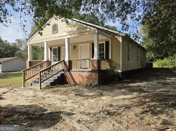 143 Cherry St, Barnesville, GA 30204
