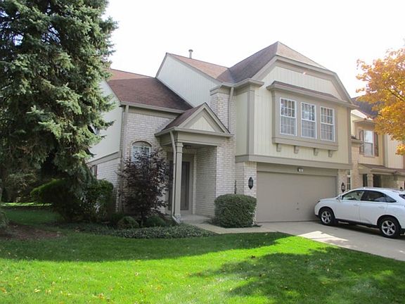 3rd image of 192 W Fox Hill Dr