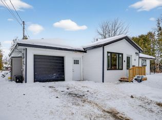 22 2nd St, Georgina, ON L0E 1E0