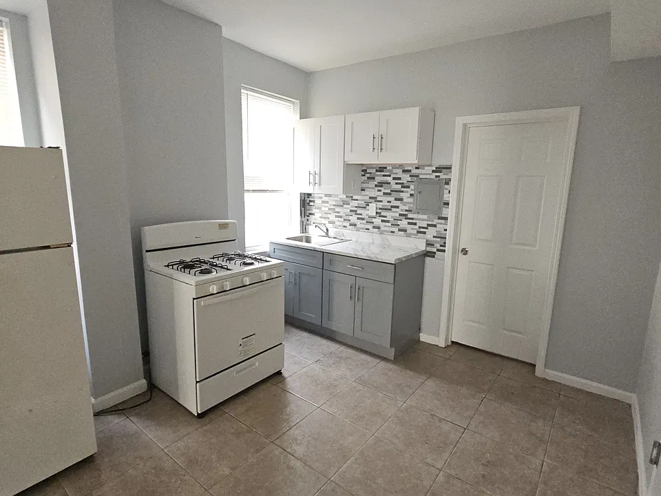 310-312 14th Ave #6
