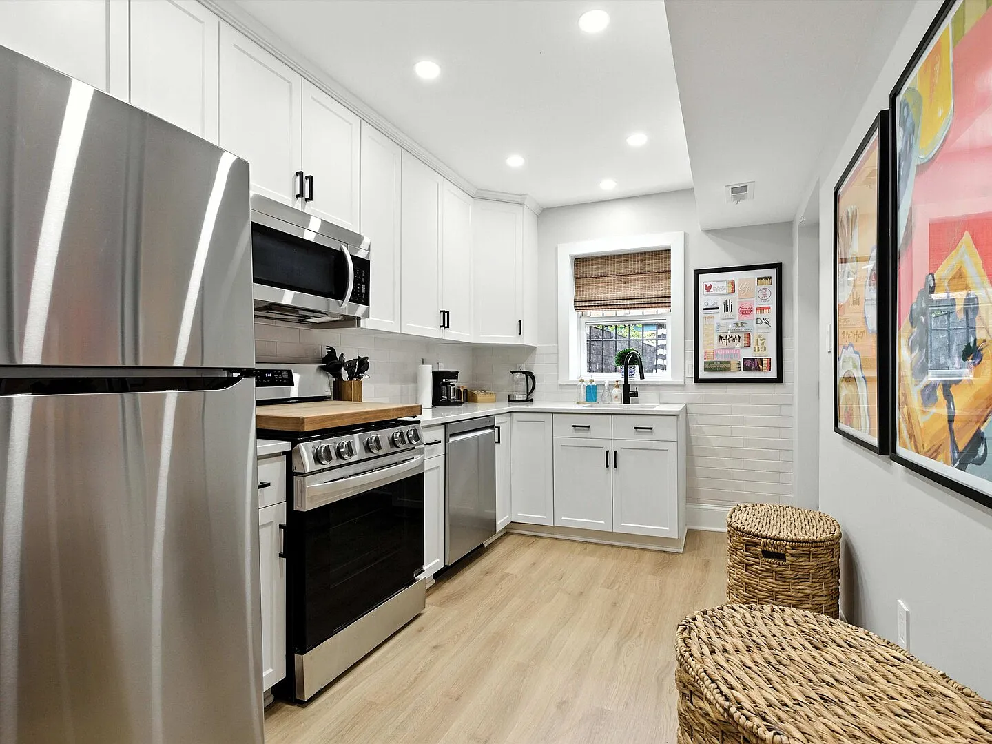 Capitol Hill Retreat Modern 2BR — Photo 4