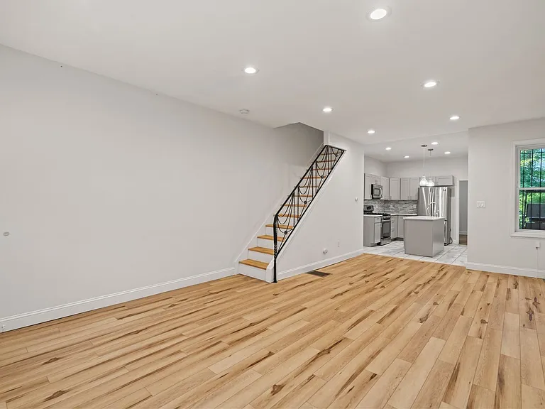 1630 Edgley St — Photo 4