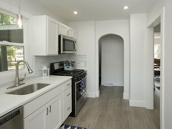 3rd image of 1329 Stamford Ave