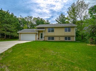 714 Fox Tree Ln N, Hudson, WI 54016