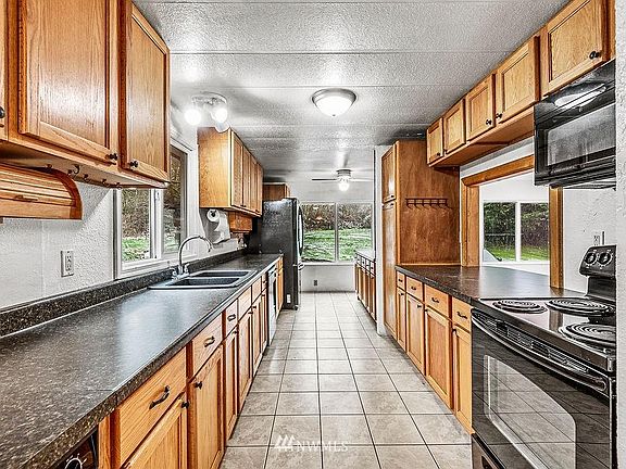 5th image of 3304 Pacific Ave N