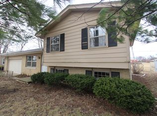 1832 Root St, Crest Hill, IL 60403