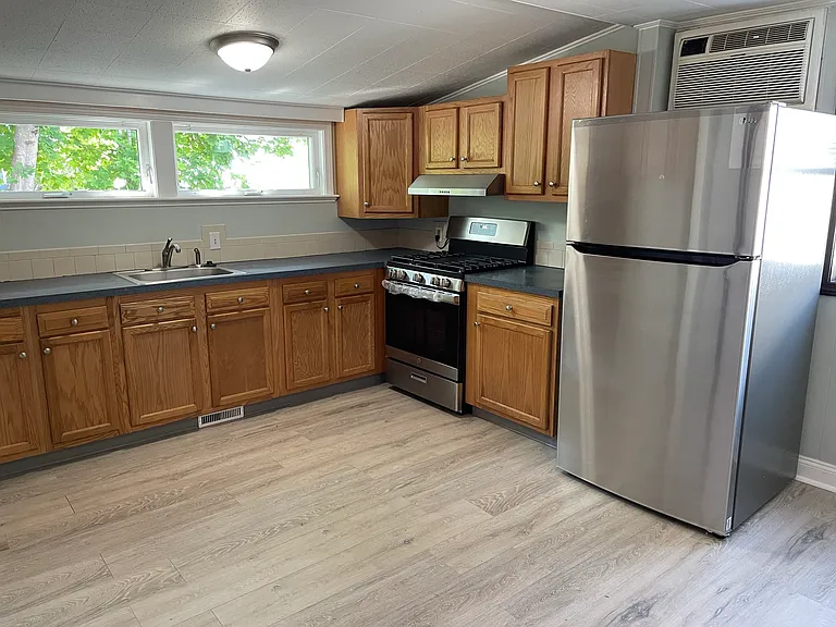 29 Freeman St #6 — Photo 5