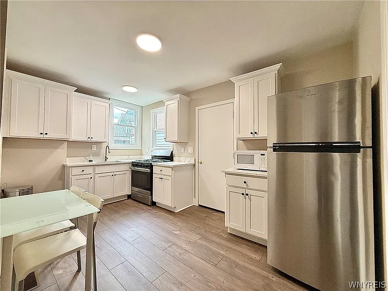 460 Rhode Island St — Photo 12