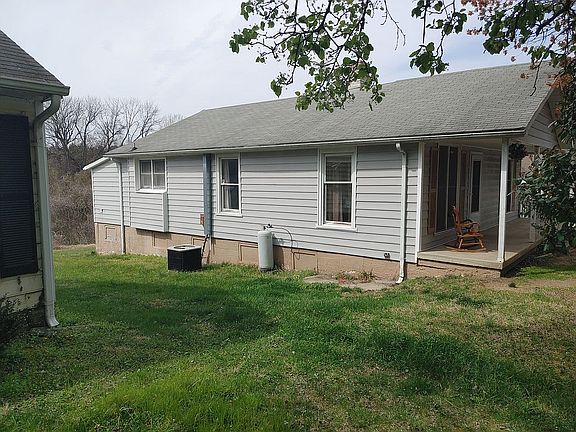 5th image of 2602 Vestal St