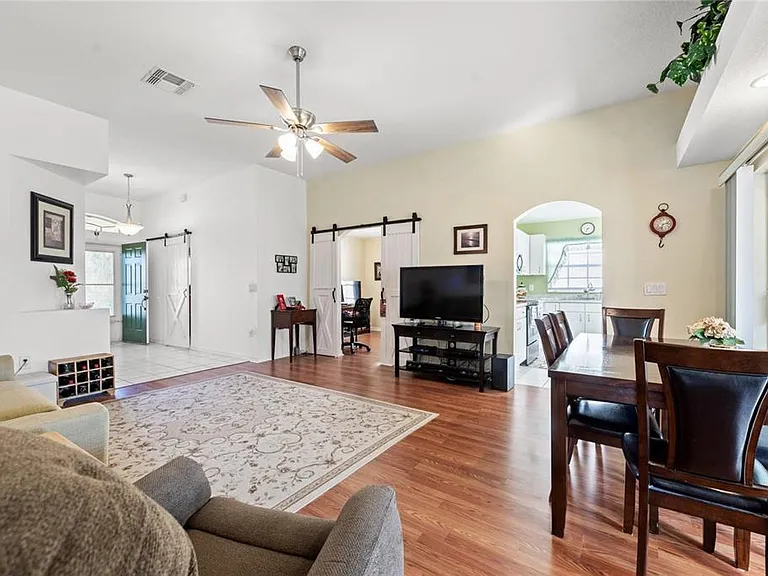221 Prather Dr — Photo 8
