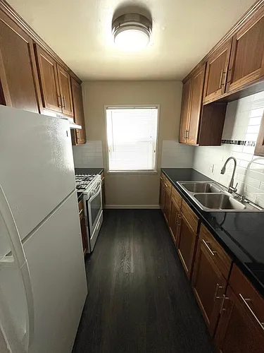 1405 E Ocean Blvd Photo 1