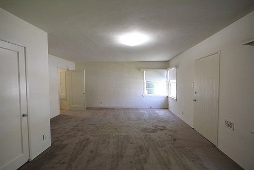 4th image of 1756 N Lake Ave