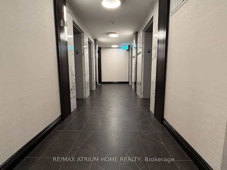 19 Grand Trunk Cres #1601 — Photo 2