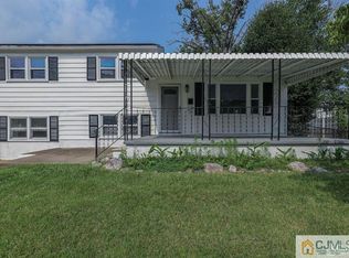 22 Trinity Ln, Blackwood, NJ 08012