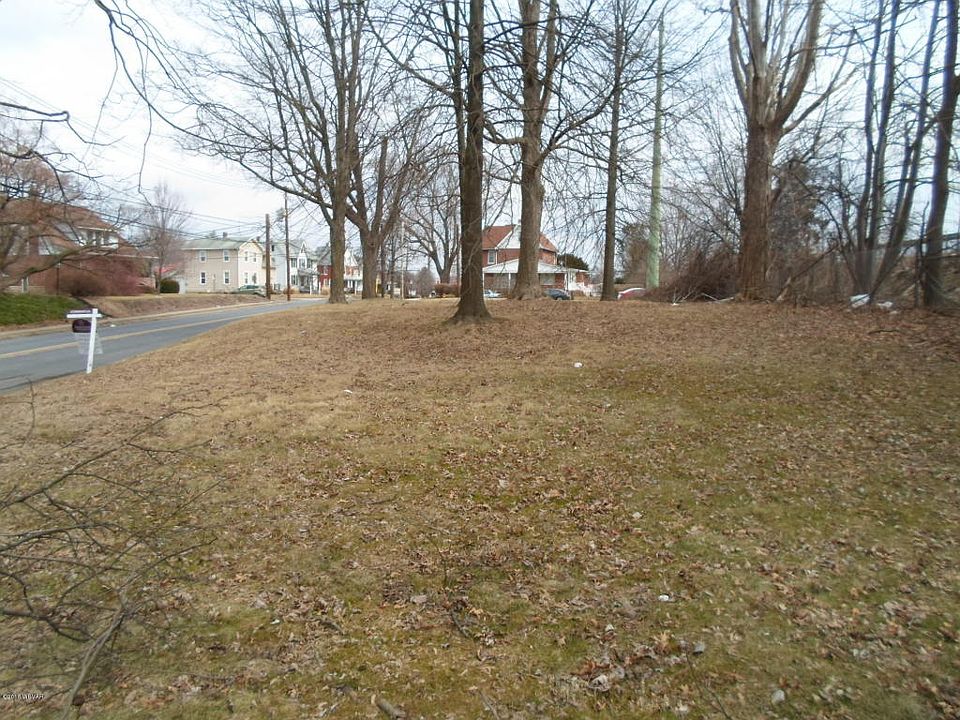 1st image of 1323 E 3rd St Ste B