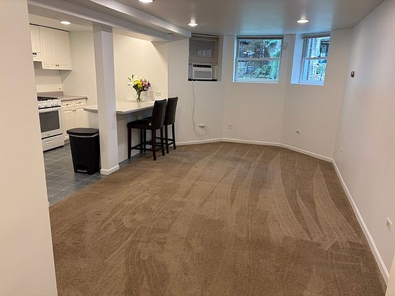 5th image of 3642 N Janssen Ave #1