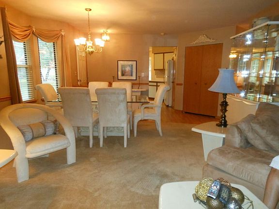 5th image of 2122 Camden Ln