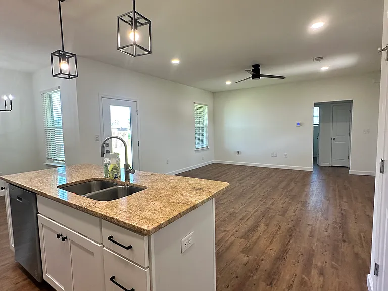 8641 Lockridge Rd — Photo 18